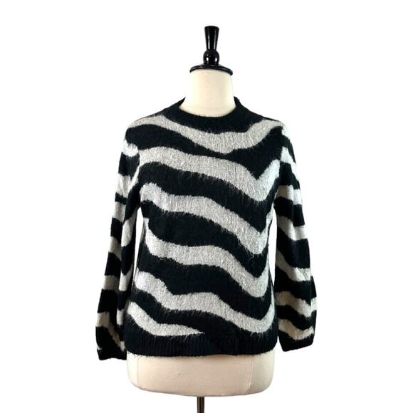 Who What Wear Sweater Crew Neck Fuzzy Zebra Black Gray Women’s Size XL - Picture 11 of 12